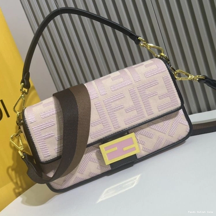 Motif Canvas Bag In Baguette Medium FF Fendi Cherry 0709
